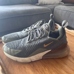 Size 7 womens air 270 great condition